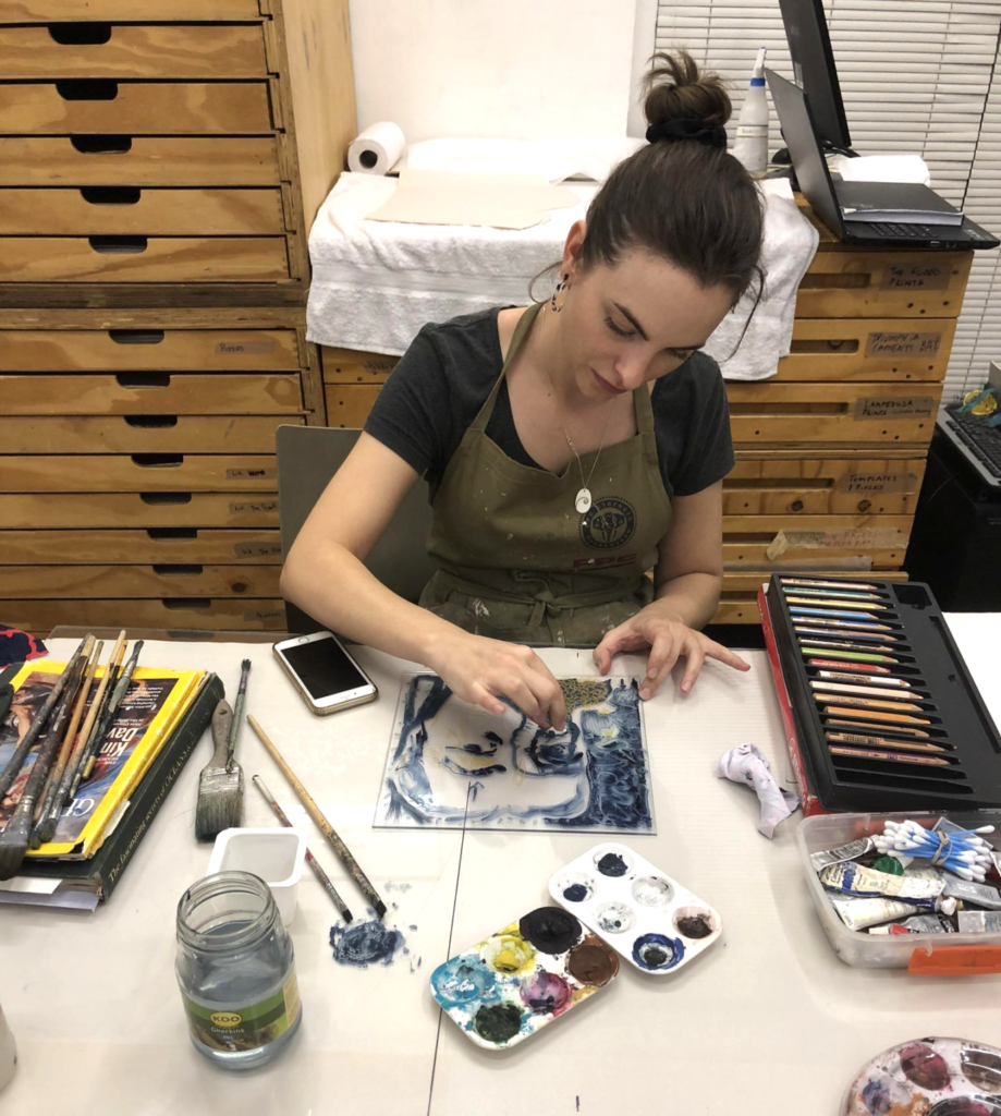 Olivia Botha draws on her perspex plate at the David Krut Workshop 2020.